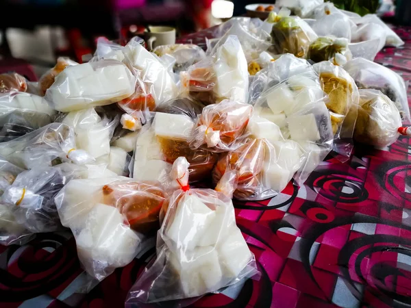 Nasi, Malezya 'nın Terengganu kentindeki yerel bir dükkanda 