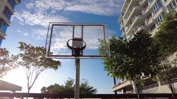 Bangi Malajsie Prosince 2021 Panning View Sunrise Basketball Board Apartment — Stock video