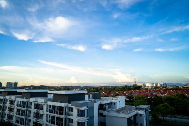 Bangi, Malezya - 27 Ekim 2021 Bandar Seri Putra yakınlarında güzel bir gökyüzü, Selangor, Malezya.