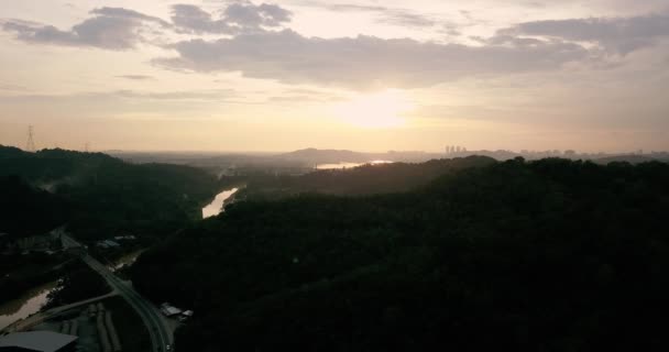 Piękny Zachód Słońca Nad Górą — Wideo stockowe