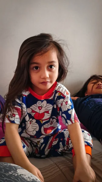 Bangi Malaysia March 2021 Little Girl Waking Face Bed — 스톡 사진