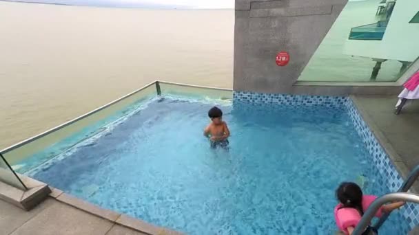 Private Villa Children Swimming Infinity Pool Lexis Hibiscus Hotel Resort — Video