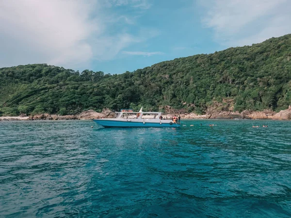 Boats Turquoise Water White Sand Beach Redang Island Malaysia — Stock Photo, Image