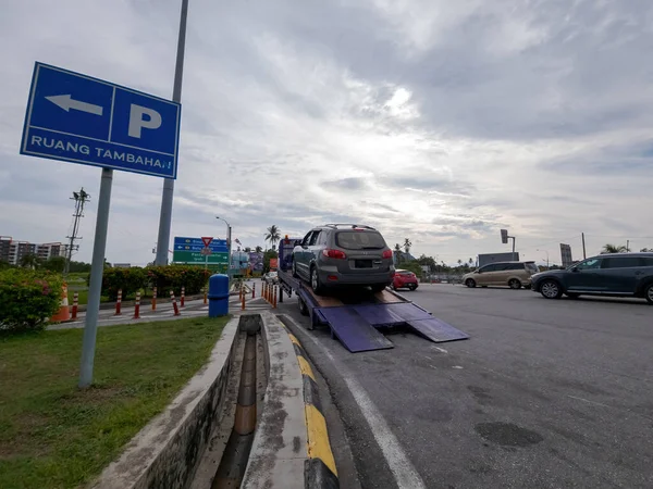 Περάκ Μαλαισία Αυγ 2022 Τρακτέρ Σπασμένο Αυτοκίνητο Στην Άκρη Του — Φωτογραφία Αρχείου