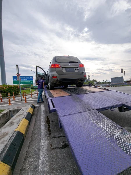 Perak Μαλαισία Αυγ 2022 Σπασμένο Αυτοκίνητο Στο Φορτηγό Στην Άκρη — Φωτογραφία Αρχείου