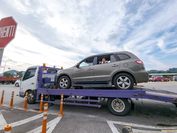 Perak Malaysia Aug 2022 Σπασμένο Αυτοκίνητο Επιβάτη Στο Συνεργείο — Φωτογραφία Αρχείου