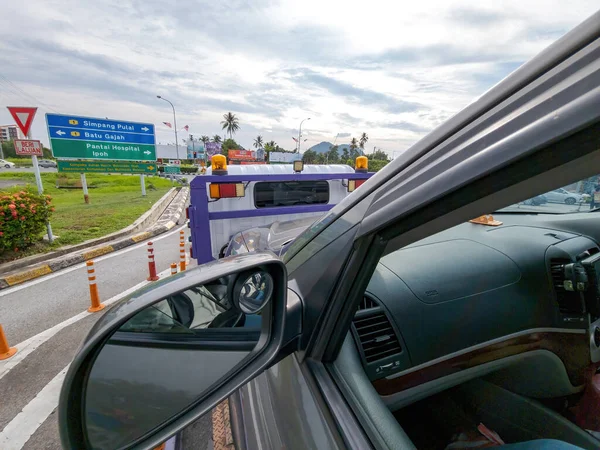 Περάκ Μαλαισία Αυγ 2022 Τρακτέρ Σπασμένο Αυτοκίνητο Στο Δρόμο Θέα — Φωτογραφία Αρχείου