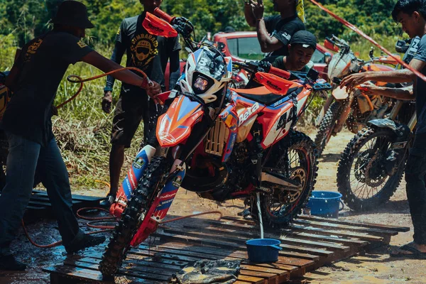 Pahang Malaisie Sept 2022 Lavage Moto Après Raid Rimba Est — Photo