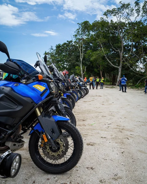 Johor Malaysia Aug 2022 Super Tenere Motorräder Parken Gemeinsam Strand — Stockfoto