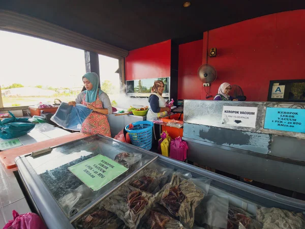 Setiu Terengganu Mai 2022 Bayu Keropok Lekor Shop Selling Fish — Photo