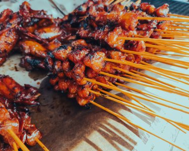 Tavuk satay, Malezya ve Endonezya 'nın ünlü yerel yemeklerinden biri..