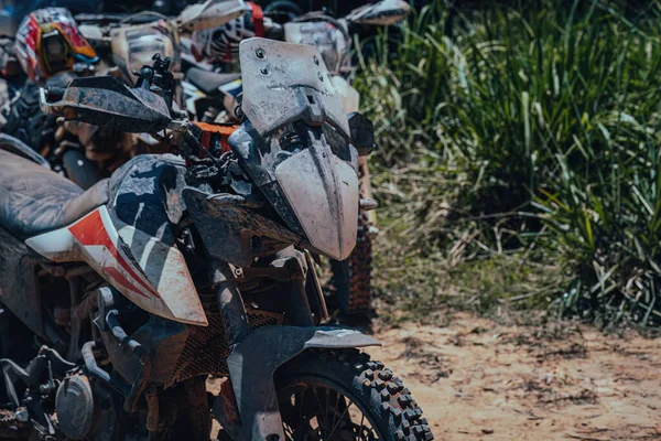 Vélo Motocross Sale Dans Une Journée Ensoleillée — Photo