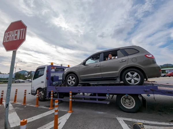 Perak Malaysia Aug 2022 Σπασμένο Αυτοκίνητο Επιβάτη Στο Συνεργείο — Φωτογραφία Αρχείου