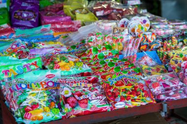 Cameron Highlands, Malezya - Bölüm 15, 2022 Lolipoplar ve şekerler markette satışa sunuldu.