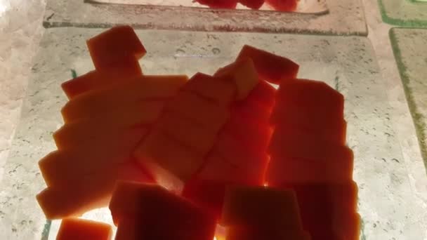 Macedonia Frutta Fresca Succosa Con Papaia Melone Ananas Anguria Servita — Video Stock