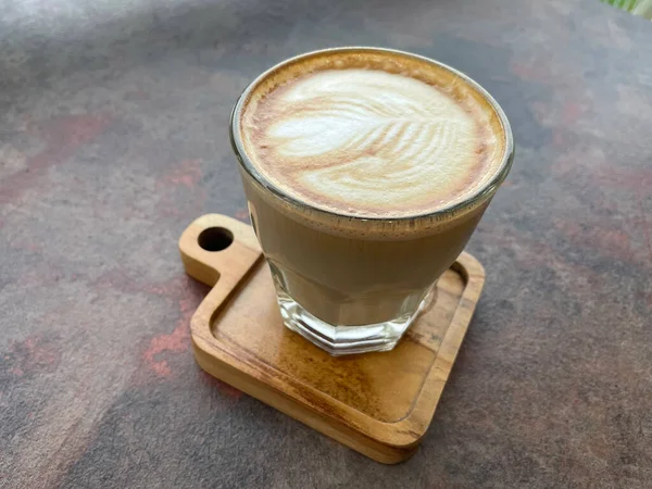 Hermosa Taza Café Capuchino Con Latte Arte Fondo Del Espacio — Foto de Stock