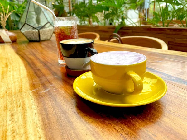 Beautiful Cup Taiwanese Taro Milk Drink Latte Art Wooden Space — Fotografia de Stock