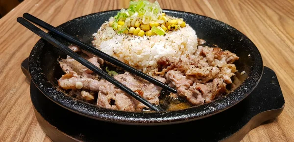 Foco Seletivo Bife Grelhado Com Molho Coreano Bulgogi Cima Arroz — Fotografia de Stock