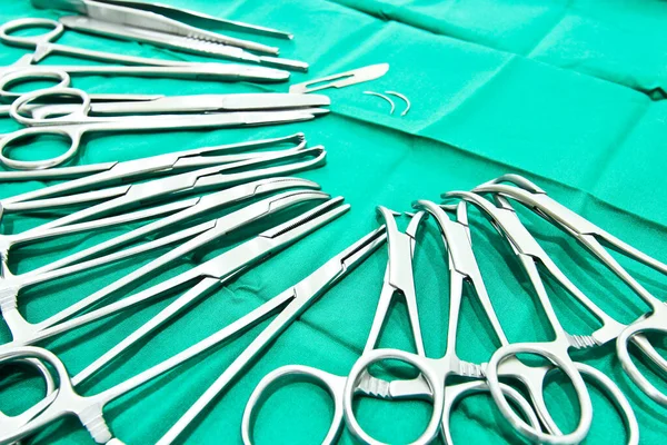 Хирургические Инструменты Столе Операционной — стоковое фото