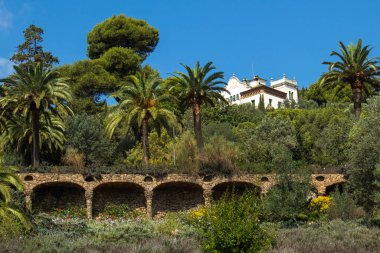 Barcelona 'daki Park Guell - Antoni Gaudi' nin bir başyapıtı