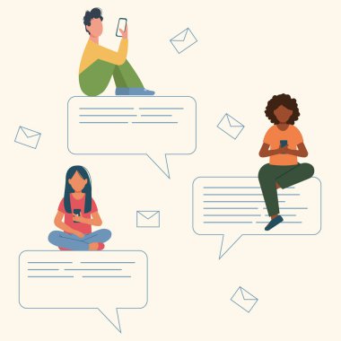 Çevrimiçi mobil sohbet şablonu. Akıllı telefonları olan insanlar mesaj gönderiyor. Kızlar ve oğlanlar baloncuklara ya da bulutlara mesaj yazıyorlar. Kurye düz vektör illüstrasyonuyla arkadaşlarla cep telefonunda sohbet etmek.