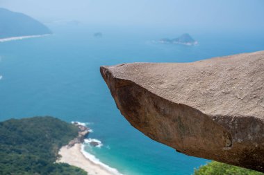 Pedra do Telegrafo, Brezilya 'nın Rio de Janeiro şehrinde ünlü bir turistik yerdir..