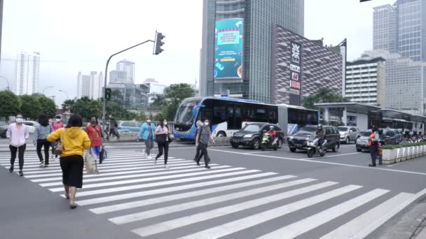 Jakarta Indonésie Ledna 2022 Osobní Křižovatka Rušné Silnici Hotelu Bundaran — Stock video