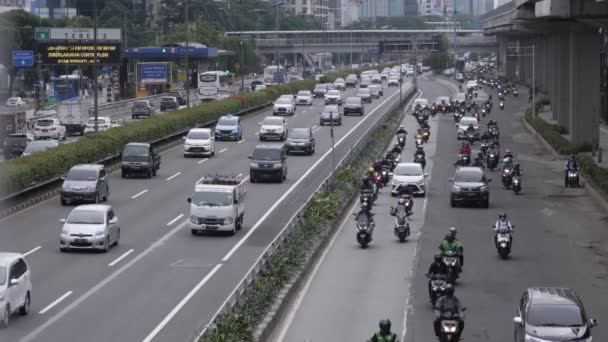 Jacarta Indonésia Março 2022 Tráfego Jalan Gatot Subroto Jacarta Sul — Vídeo de Stock