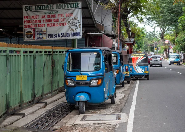 Bajaj veya yaygın olarak bajay, üç tekerlekli motorlu bir araçtır.
