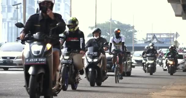 Dżakarta Indonezja Czerwca 2022 Rano Tłum Motocykli Ulicach Dżakarty — Wideo stockowe
