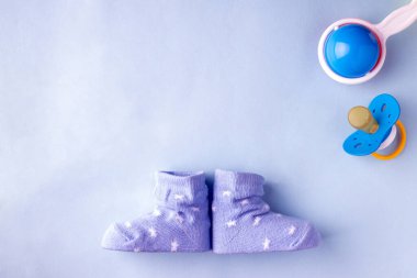 Bebekler için çorap ve oyuncaklar, mesajlar için yer