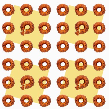 Kuru üzümlü kekler.