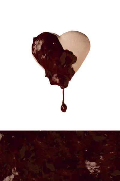 Hjärtformade Kakor Med Droppar Choklad Hängande Över Smält Choklad — Stockfoto