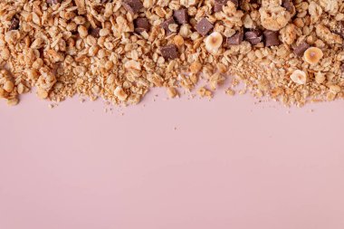 Çikolatalı fındıklı müsli, yemek arkaplanı, metin için alan