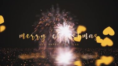 Mutlu noeller ve mutlu yeni yıl kutlamaları altın sinekli kalpler ve havai fişek başlığıyla. Kara gece gökyüzünde soyut tatil mahsulü renkli havai fişekler. 