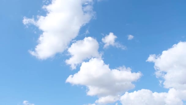 Nube timelapse, nubes blancas y cielo azul, timelapse — Vídeo de stock