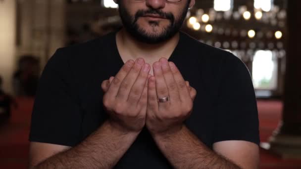 Praying front shot, a muslim man praying inside mosque — Stock Video