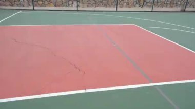 Salyalı, genç basketbolcu mahkemede salya akıtıyor.