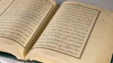 Kuran döndürme masasında.