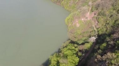 hava gölü kıyısı