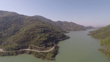 dağlar, göl vadisi havası