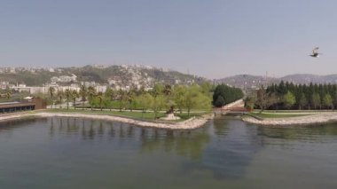 Plajdaki hava parkı.