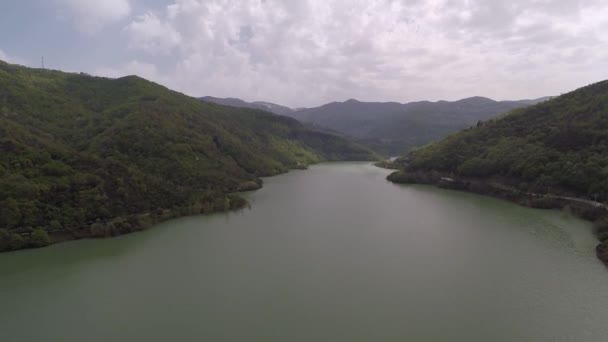 Havadan göl görünümü — Stok video