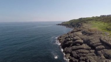 hava dalgaları vuruyor