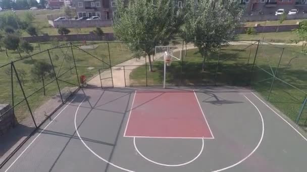 Basketbalveld Luchtbasketbalveld Openbaar Park — Stockvideo
