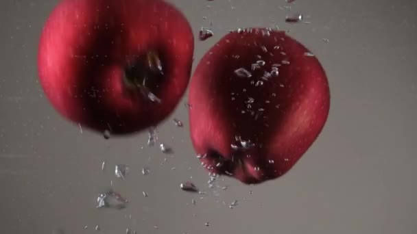 Pommes Rouges Pommes Rouges Dans Eau Ralenti — Video