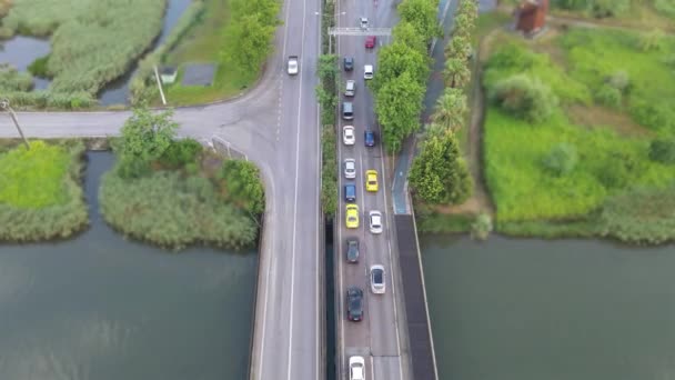 Verkehr Luftverkehr Zeitraffer Auf Flussbrücke — Stockvideo