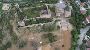 Ortaçağ kalesi, havadan kale ve duvarlar