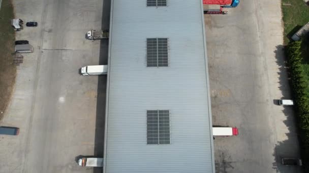 Logistics Warehouse Aerial Logistics Warehouse Unloading Trucks — Αρχείο Βίντεο