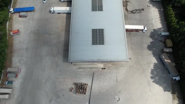 Logistic Warehouse Aerial Logistic Warehouse Trucks — Stockvideo